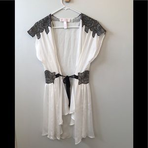 Oscar de la Renta pink label white black lace robe